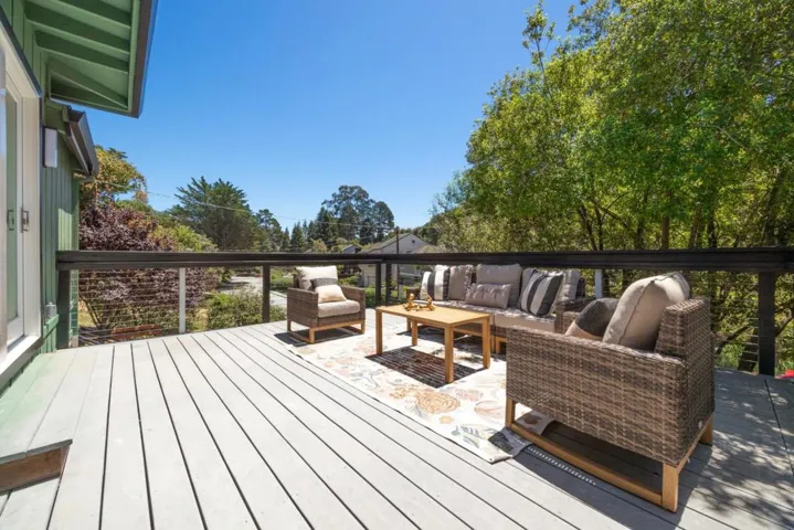 517 Sumner Avenue, Aptos, California 95003