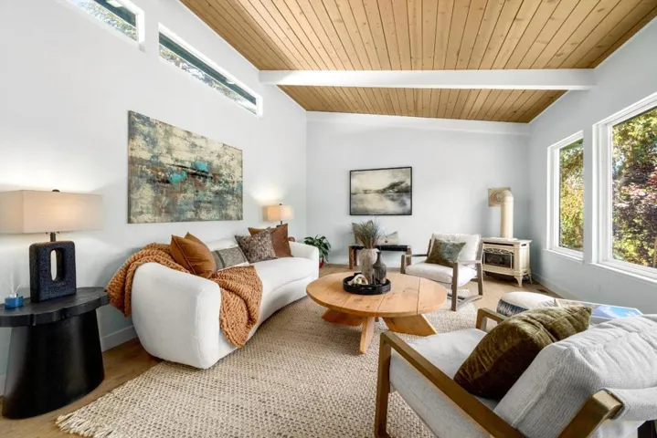 517 Sumner Avenue, Aptos, California 95003