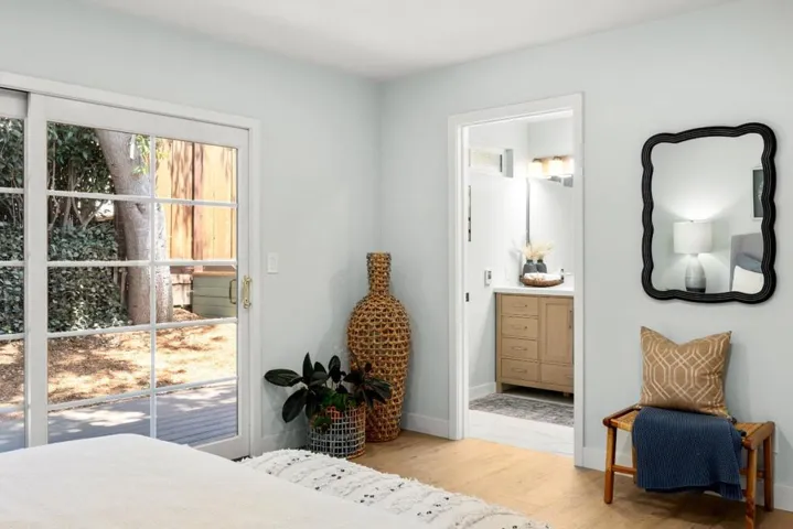 517 Sumner Avenue, Aptos, California 95003
