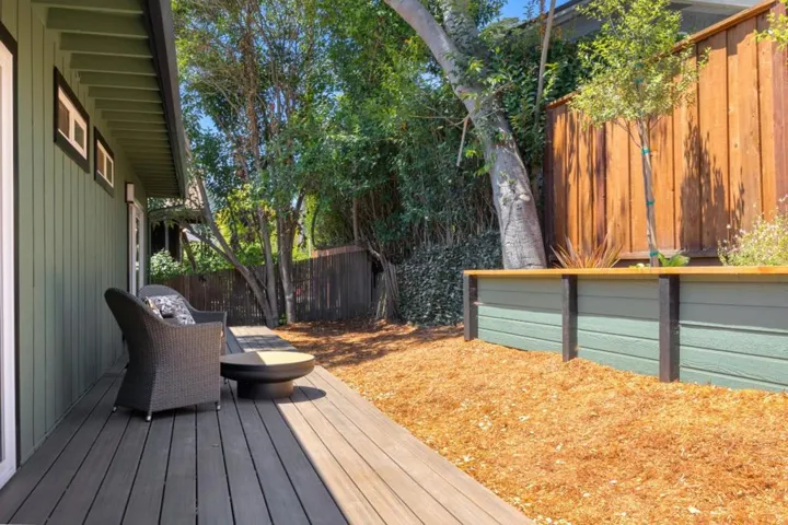 517 Sumner Avenue, Aptos, California 95003