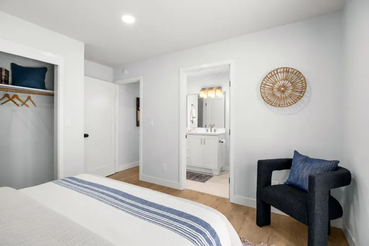 517 Sumner Avenue, Aptos, California 95003