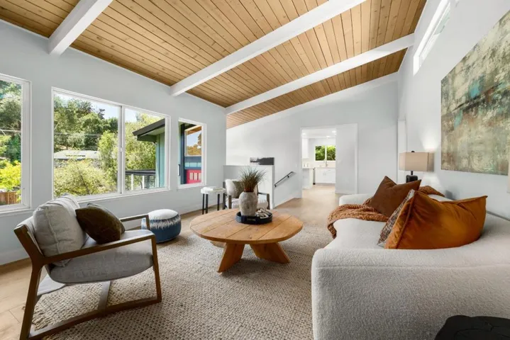 517 Sumner Avenue, Aptos, California 95003