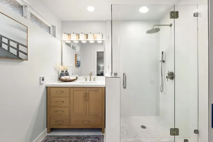 517 Sumner Avenue, Aptos, California 95003