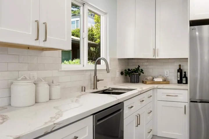 517 Sumner Avenue, Aptos, California 95003