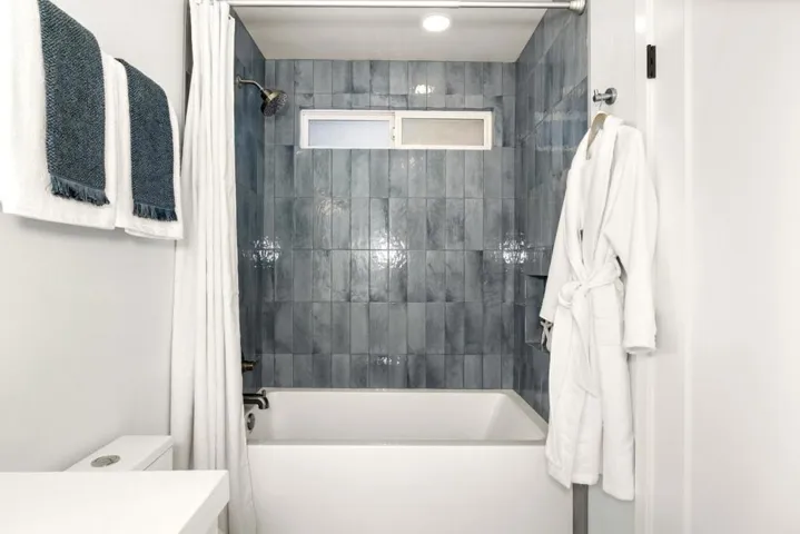 517 Sumner Avenue, Aptos, California 95003