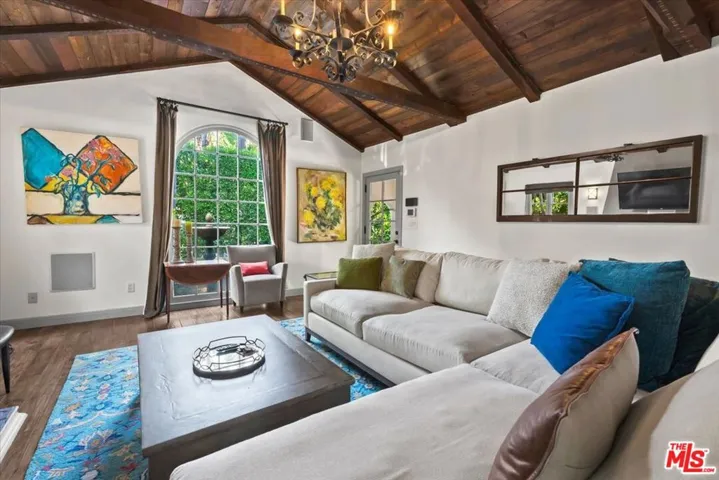 9002 Norma Place, West Hollywood, California 90069