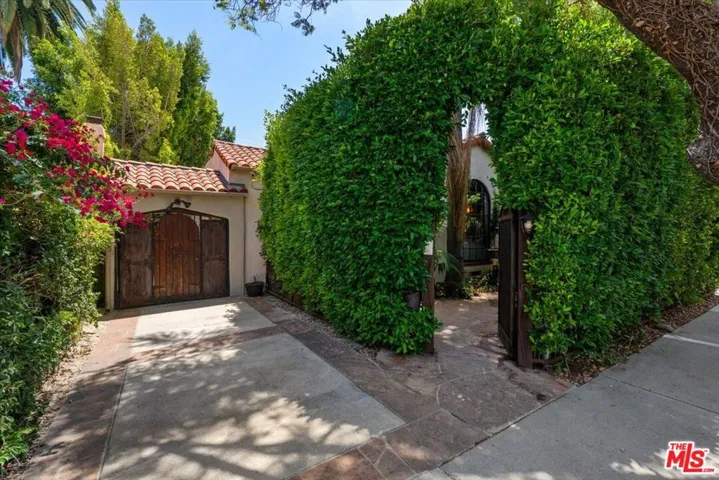 9002 Norma Place, West Hollywood, California 90069