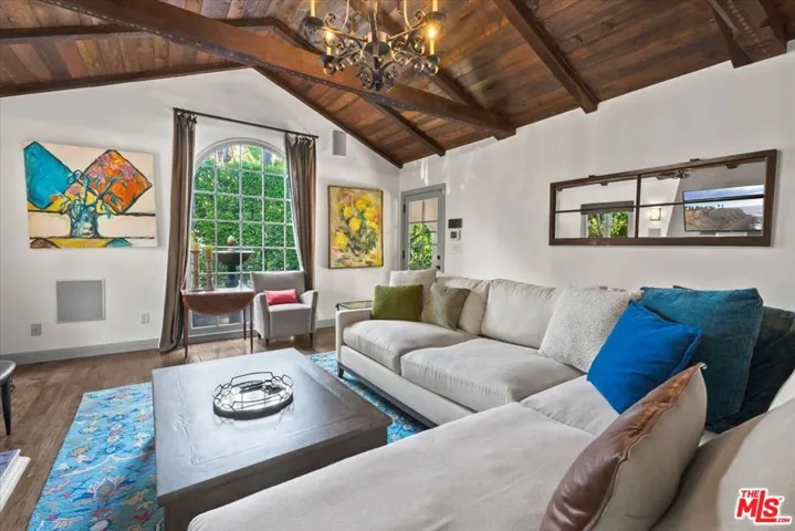 9002 Norma Place, West Hollywood, California 90069