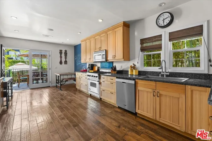 9002 Norma Place, West Hollywood, California 90069