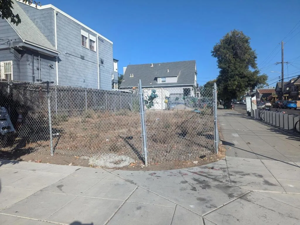 3700 West St