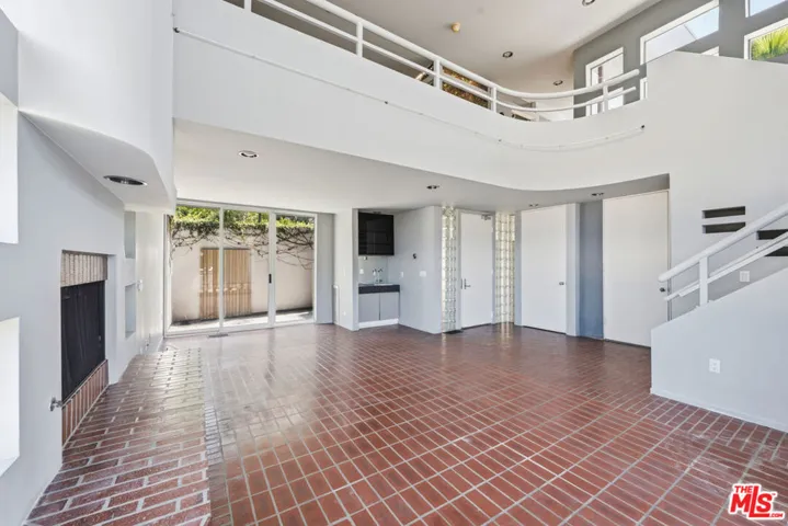 3811 Glenridge Drive, Sherman Oaks, California 91423