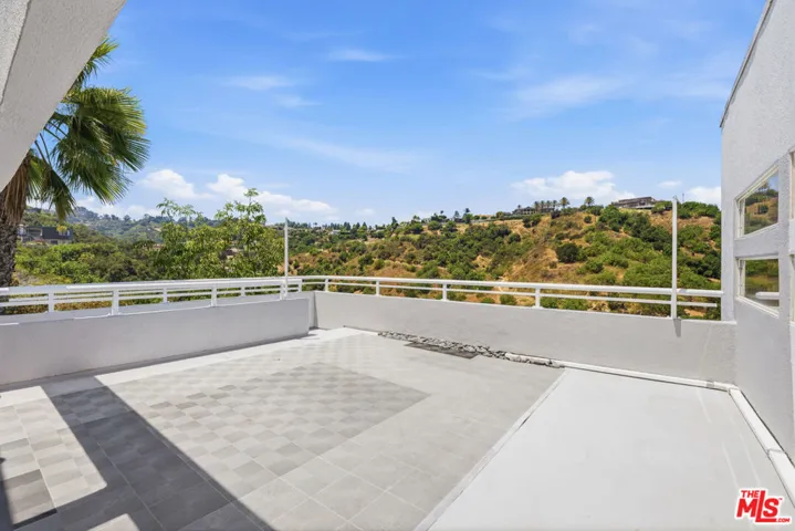 3811 Glenridge Drive, Sherman Oaks, California 91423