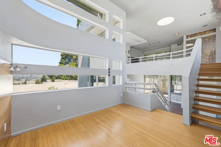 3811 Glenridge Drive, Sherman Oaks, California 91423