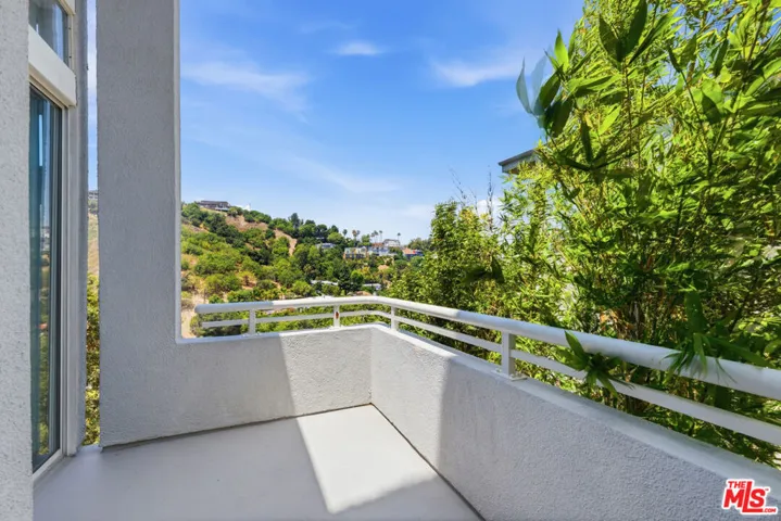 3811 Glenridge Drive, Sherman Oaks, California 91423