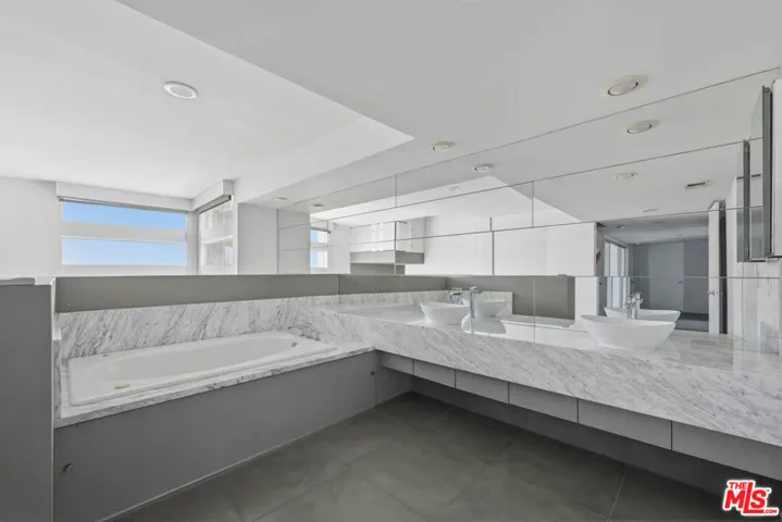 3811 Glenridge Drive, Sherman Oaks, California 91423