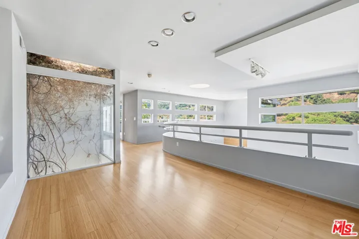 3811 Glenridge Drive, Sherman Oaks, California 91423