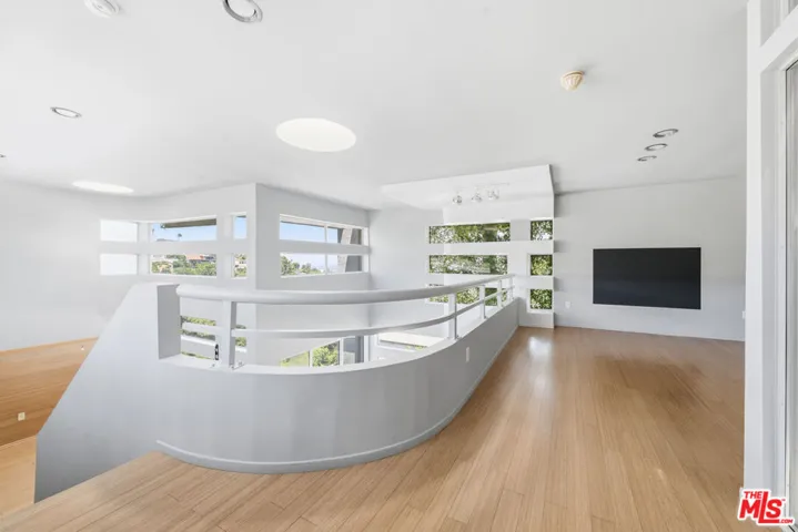 3811 Glenridge Drive, Sherman Oaks, California 91423