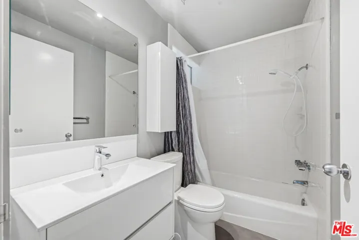 3811 Glenridge Drive, Sherman Oaks, California 91423
