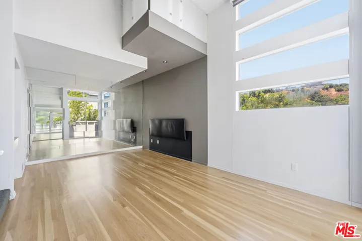 3811 Glenridge Drive, Sherman Oaks, California 91423