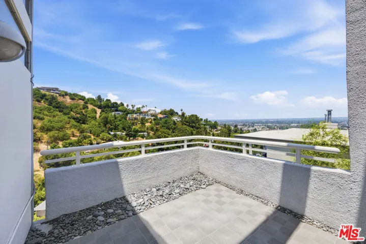 3811 Glenridge Drive, Sherman Oaks, California 91423