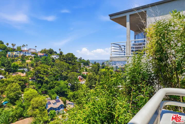 3811 Glenridge Drive, Sherman Oaks, California 91423