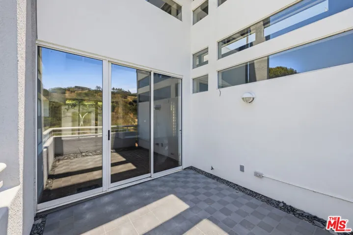 3811 Glenridge Drive, Sherman Oaks, California 91423
