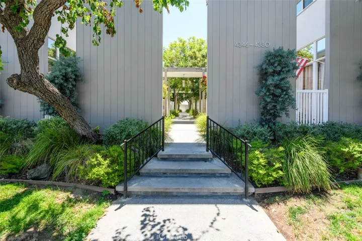 4362 W Kling, Burbank, California 91505
