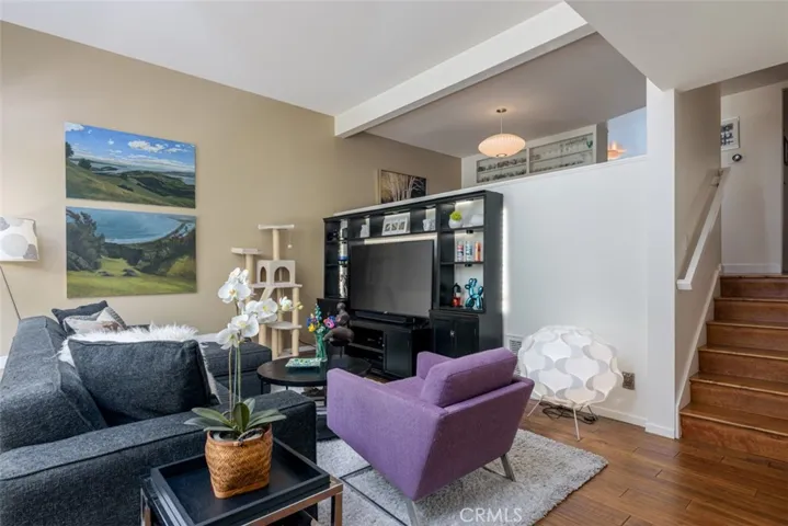 4362 W Kling, Burbank, California 91505