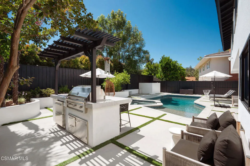BBQ Area/ Pool