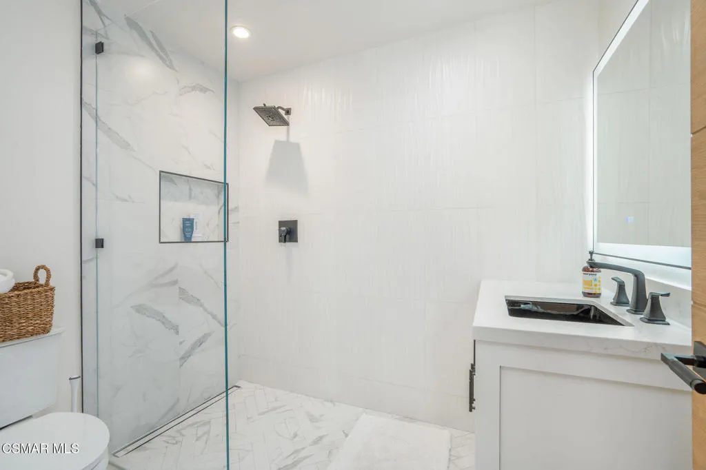 Secondary Bathroom- Downstairs