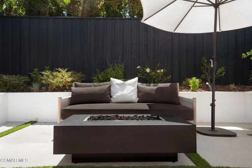 Backyard Lounge