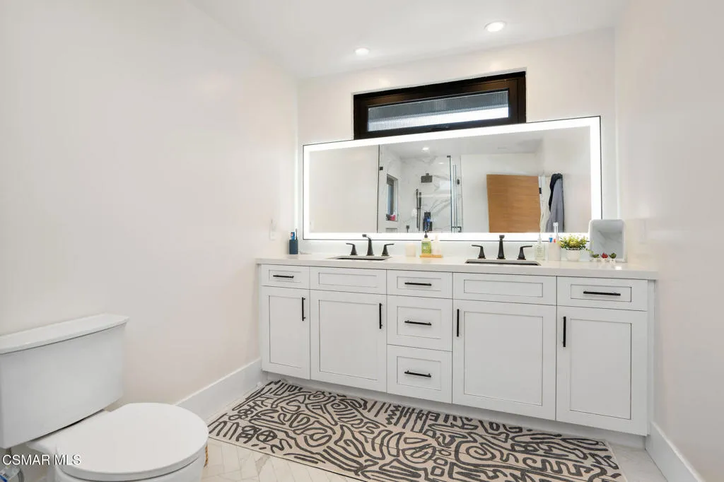 Secondary Bathroom- Upstairs