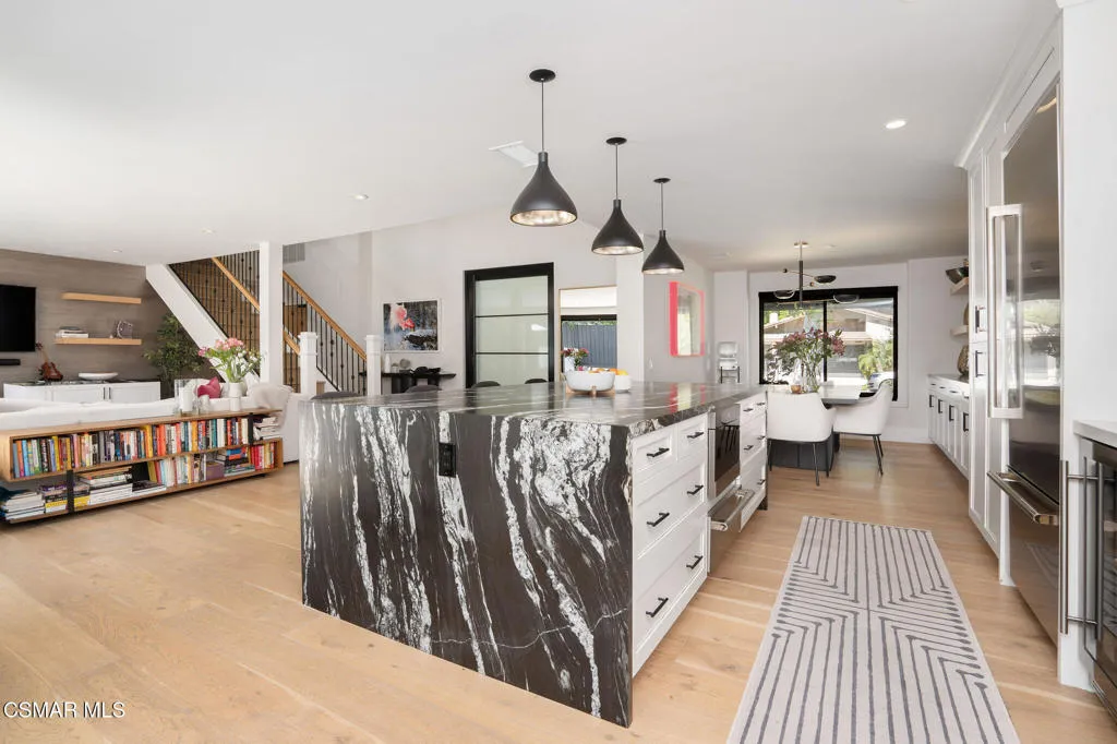 Kitchen/ Dining/ Living
