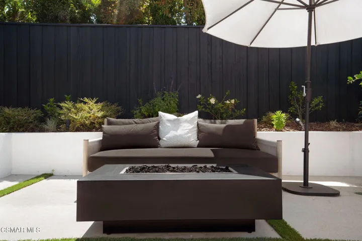 Backyard Lounge