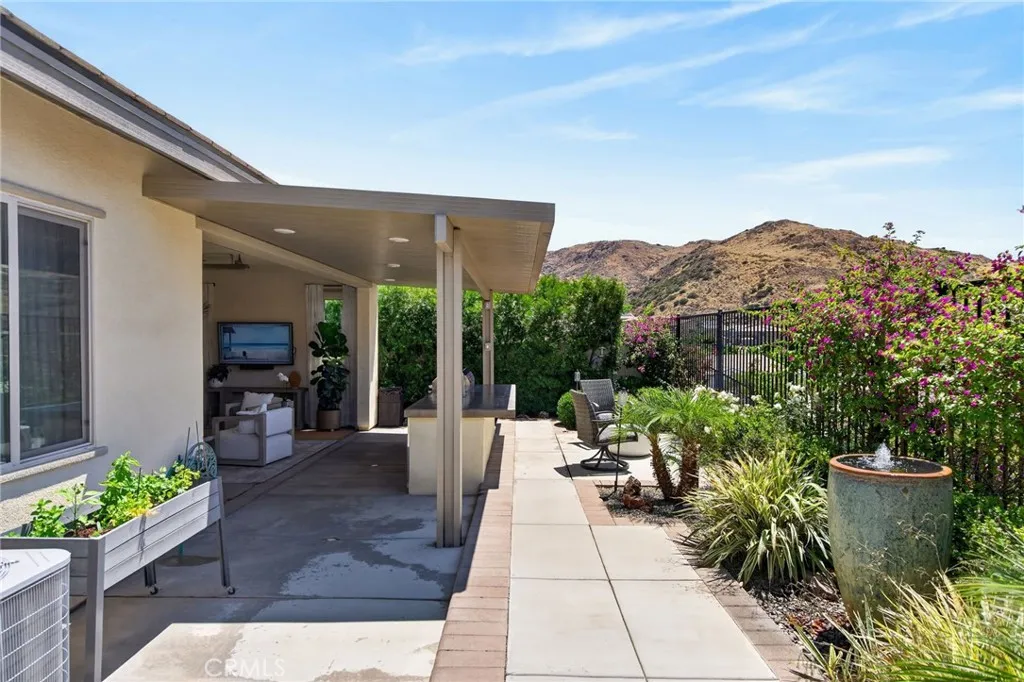 a ton of entertaining space