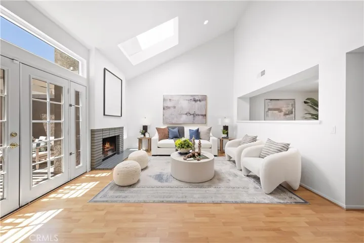 30 Chardonnay, Irvine, California 92614