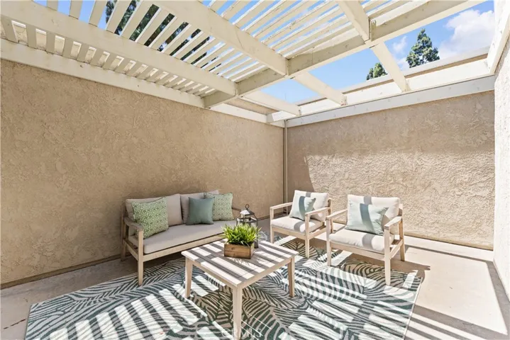 30 Chardonnay, Irvine, California 92614