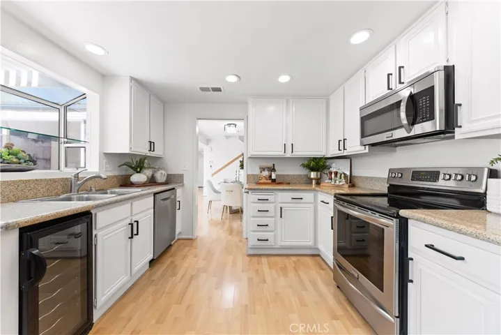 30 Chardonnay, Irvine, California 92614
