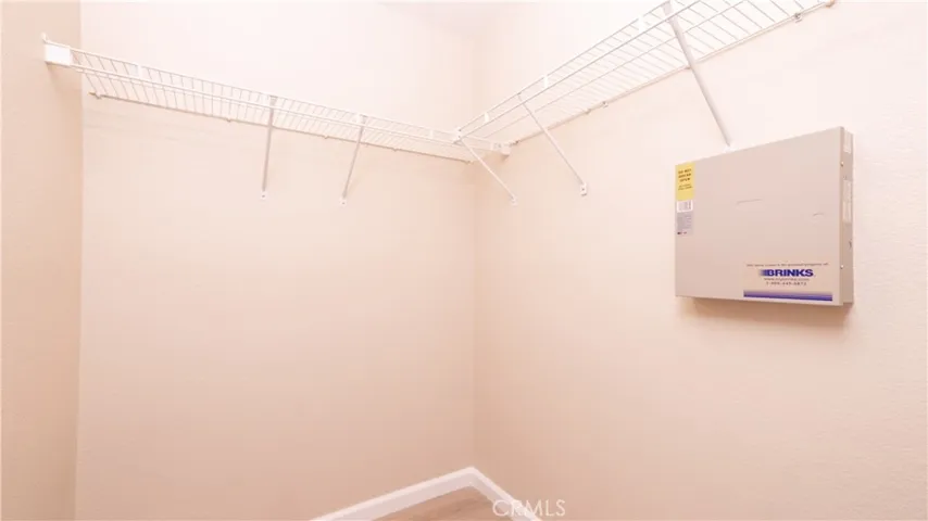 Walk In Closet - 1