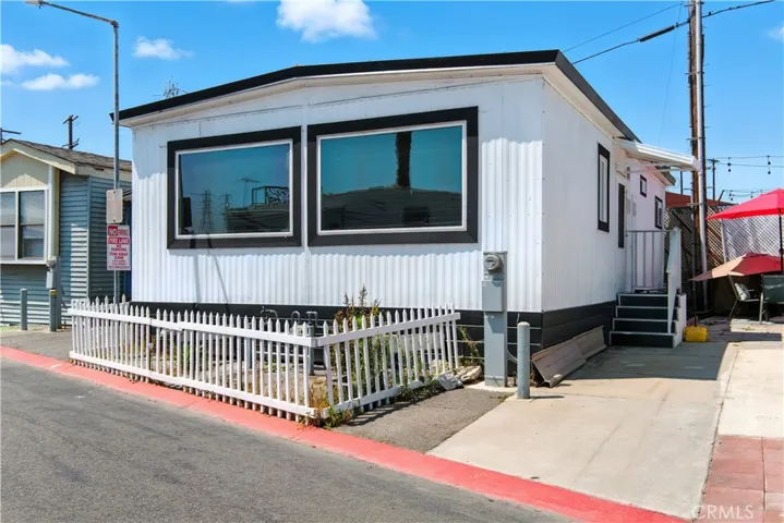 1900 W. Artesia Blvd 4, Torrance, California 90504