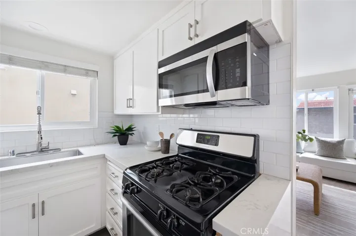 1059 Miramar Street, Laguna Beach, California 92651