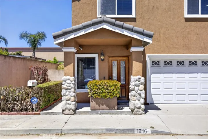 1216 Ashmill, Carson, California 90745