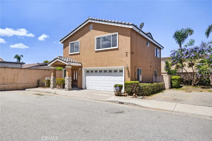 1216 Ashmill, Carson, California 90745