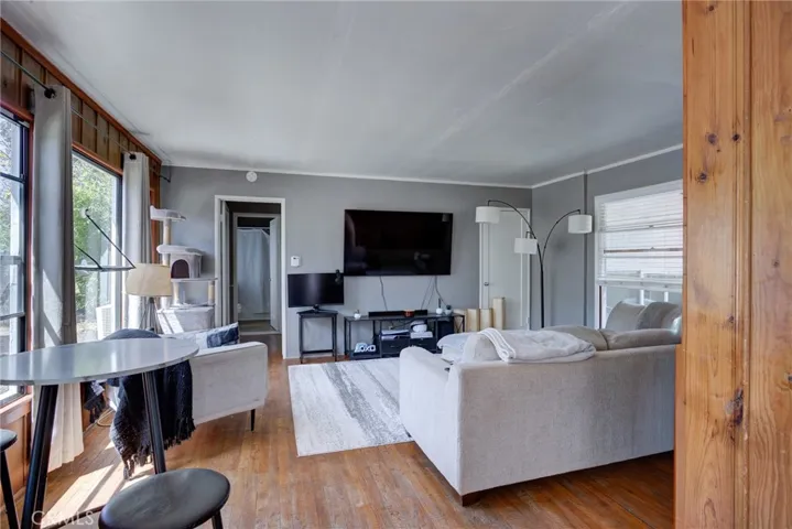 1025 living room