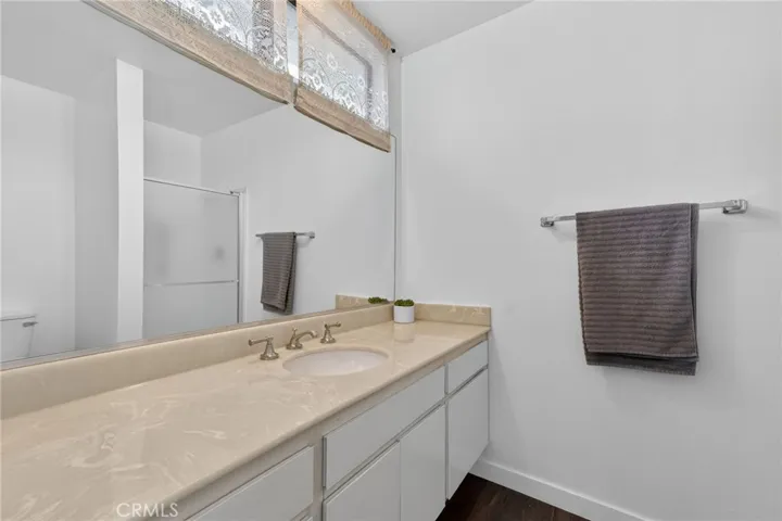 Secondary bedroom private bath