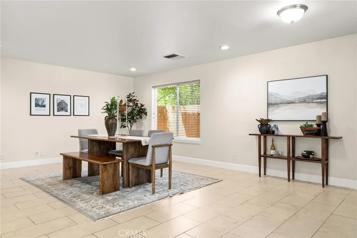 15 La Casa Court, Chico, California 95926