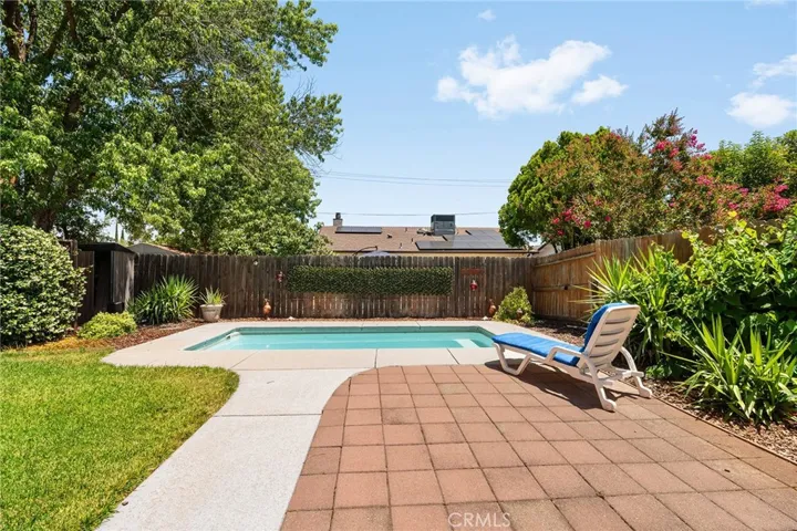 15 La Casa Court, Chico, California 95926