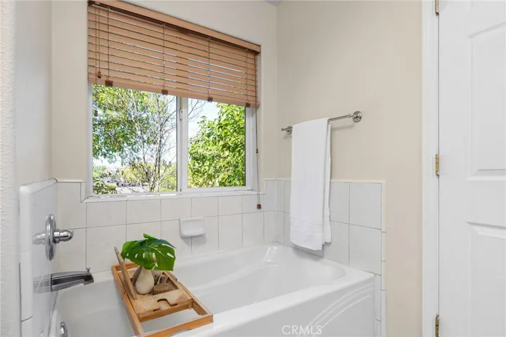 15 La Casa Court, Chico, California 95926