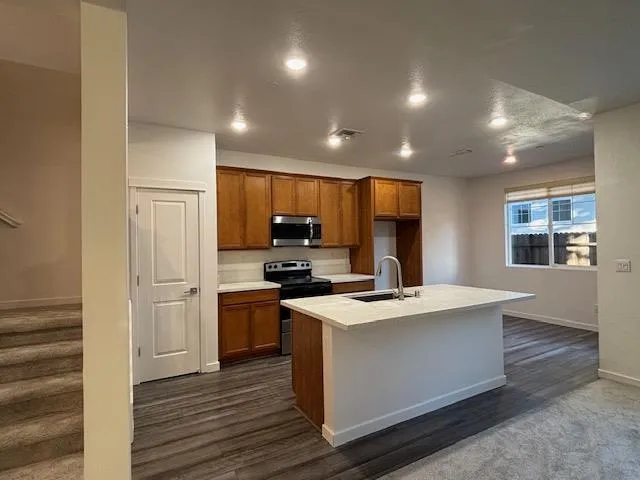269 Cinema Street, Sacramento, California 95823 — photo 5