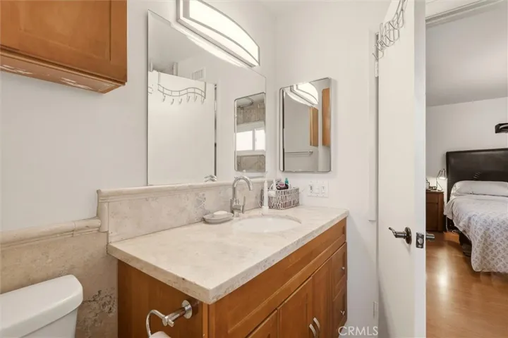 Ensuite bath Primary